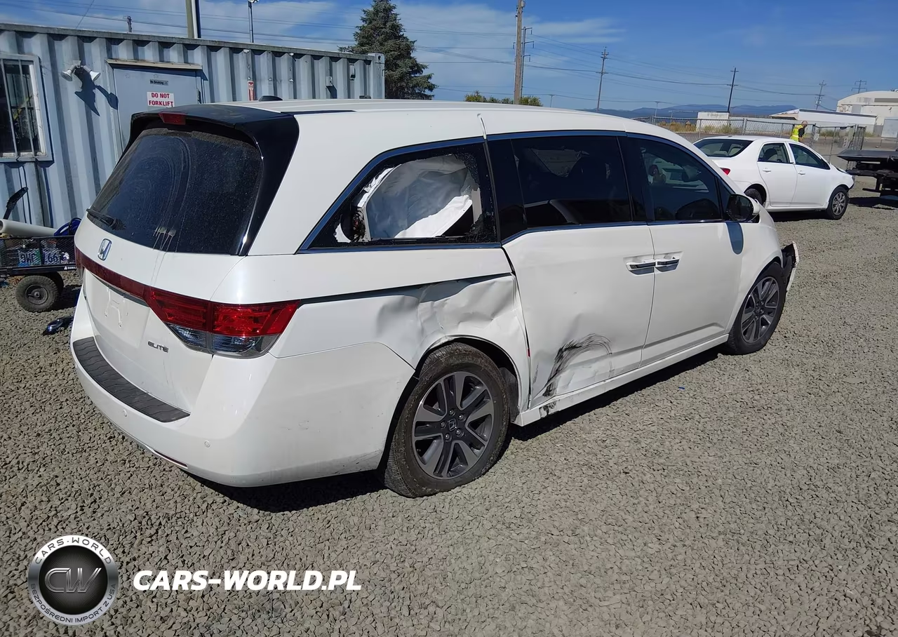 2015 Honda Odyssey Touring-Touring Elite VIN:5FNRL5H97FB016821 - 4