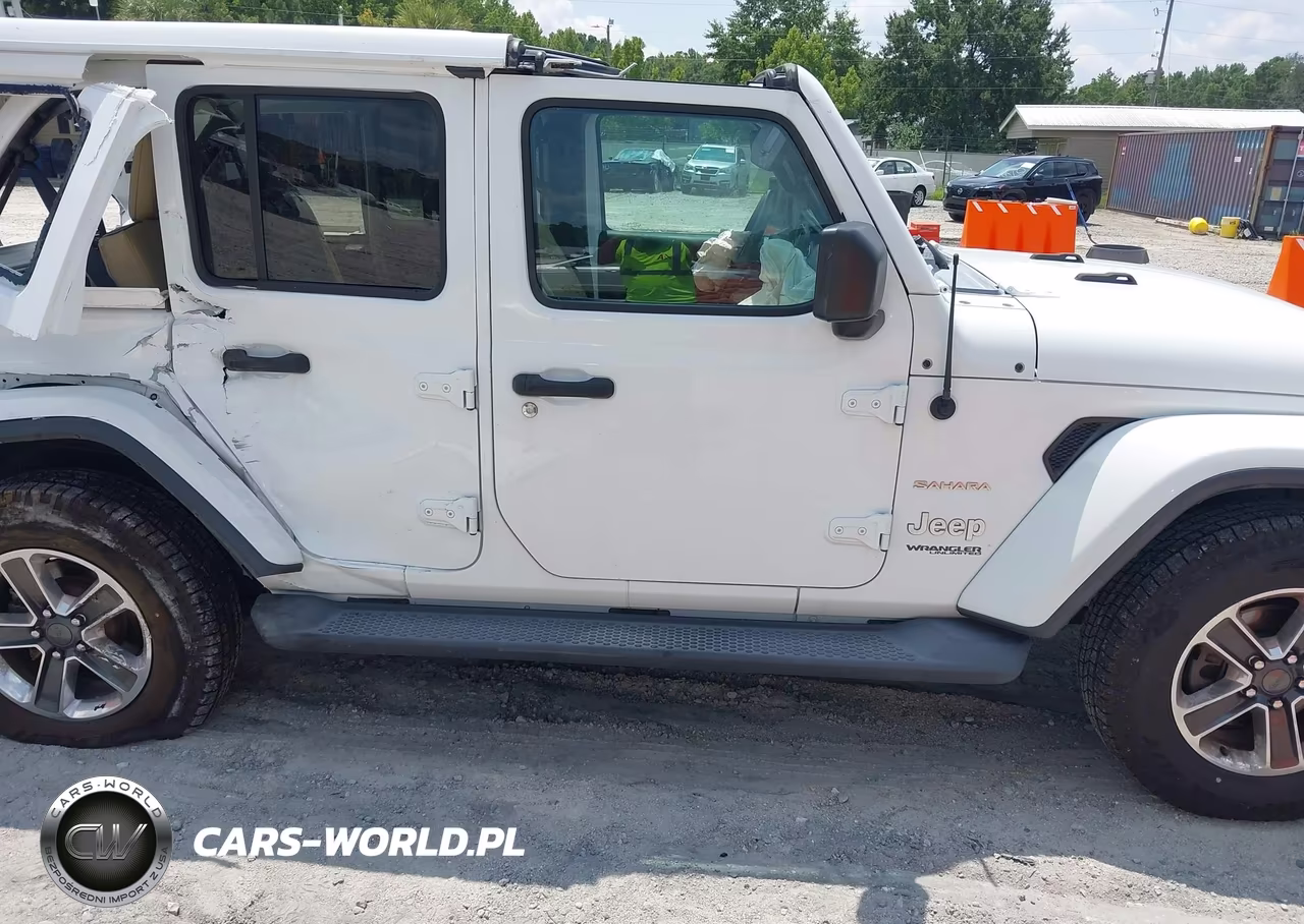 2018 Jeep Wrangler Unlimited Sahara 4X4 VIN:1C4HJXEG4JW132918 - 14