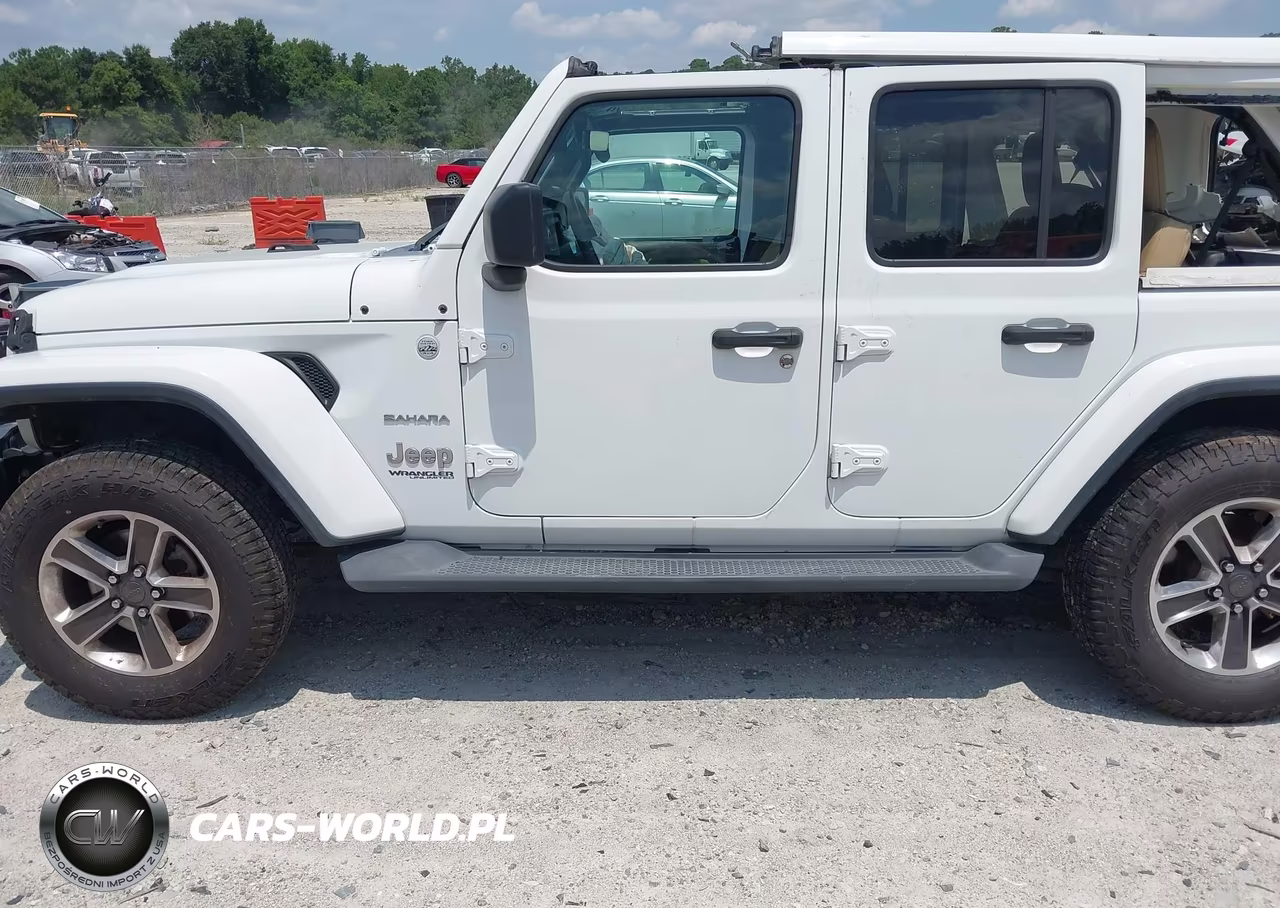 2018 Jeep Wrangler Unlimited Sahara 4X4 VIN:1C4HJXEG4JW132918 - 15