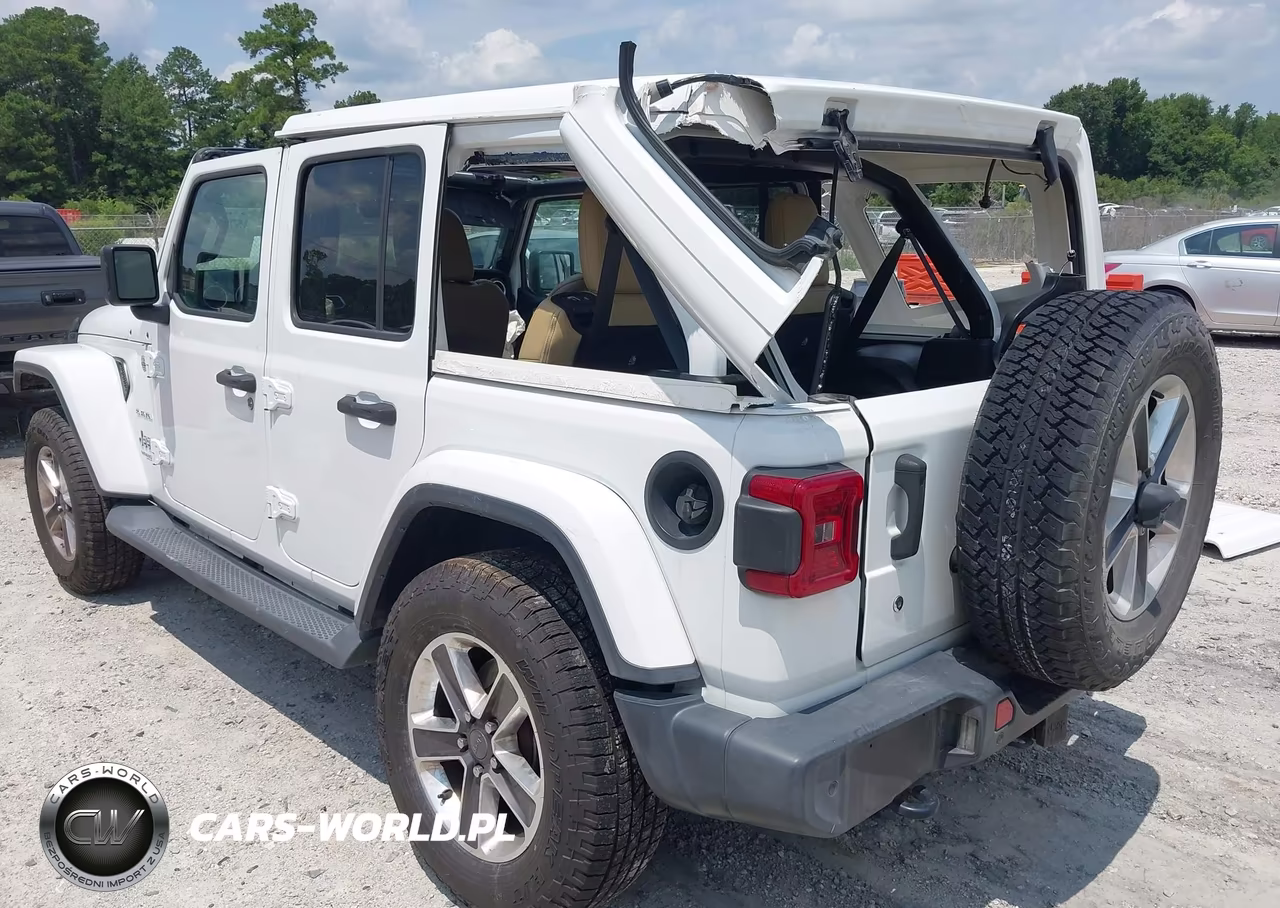 2018 Jeep Wrangler Unlimited Sahara 4X4 VIN:1C4HJXEG4JW132918 - 3