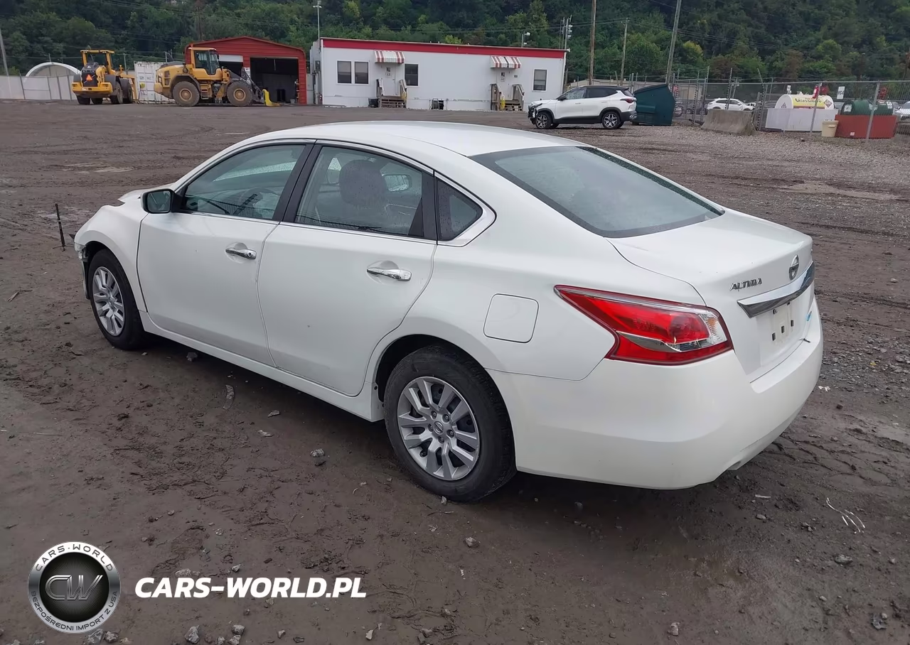 2013 Nissan Altima 2.5 S VIN:1N4AL3AP7DN530831 - 3