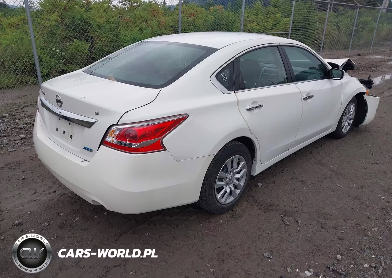 2013 Nissan Altima 2.5 S VIN:1N4AL3AP7DN530831 - 4