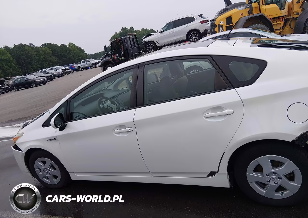 2011 Toyota Prius Three VIN:JTDKN3DU8B5311450 - 15