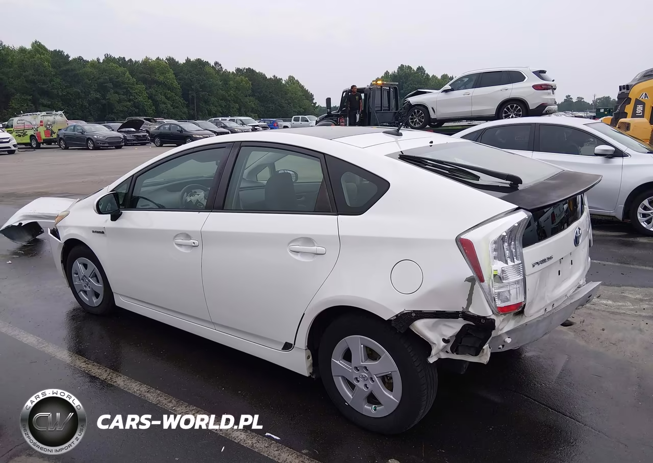2011 Toyota Prius Three VIN:JTDKN3DU8B5311450 - 3