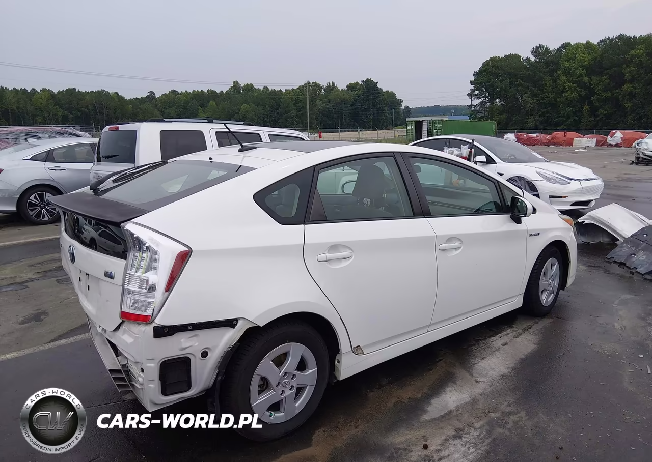 2011 Toyota Prius Three VIN:JTDKN3DU8B5311450 - 4