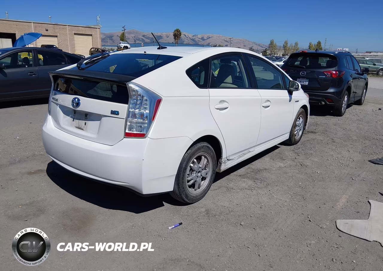 2010 Toyota Prius Iii VIN:JTDKN3DU1A0135482 - 4