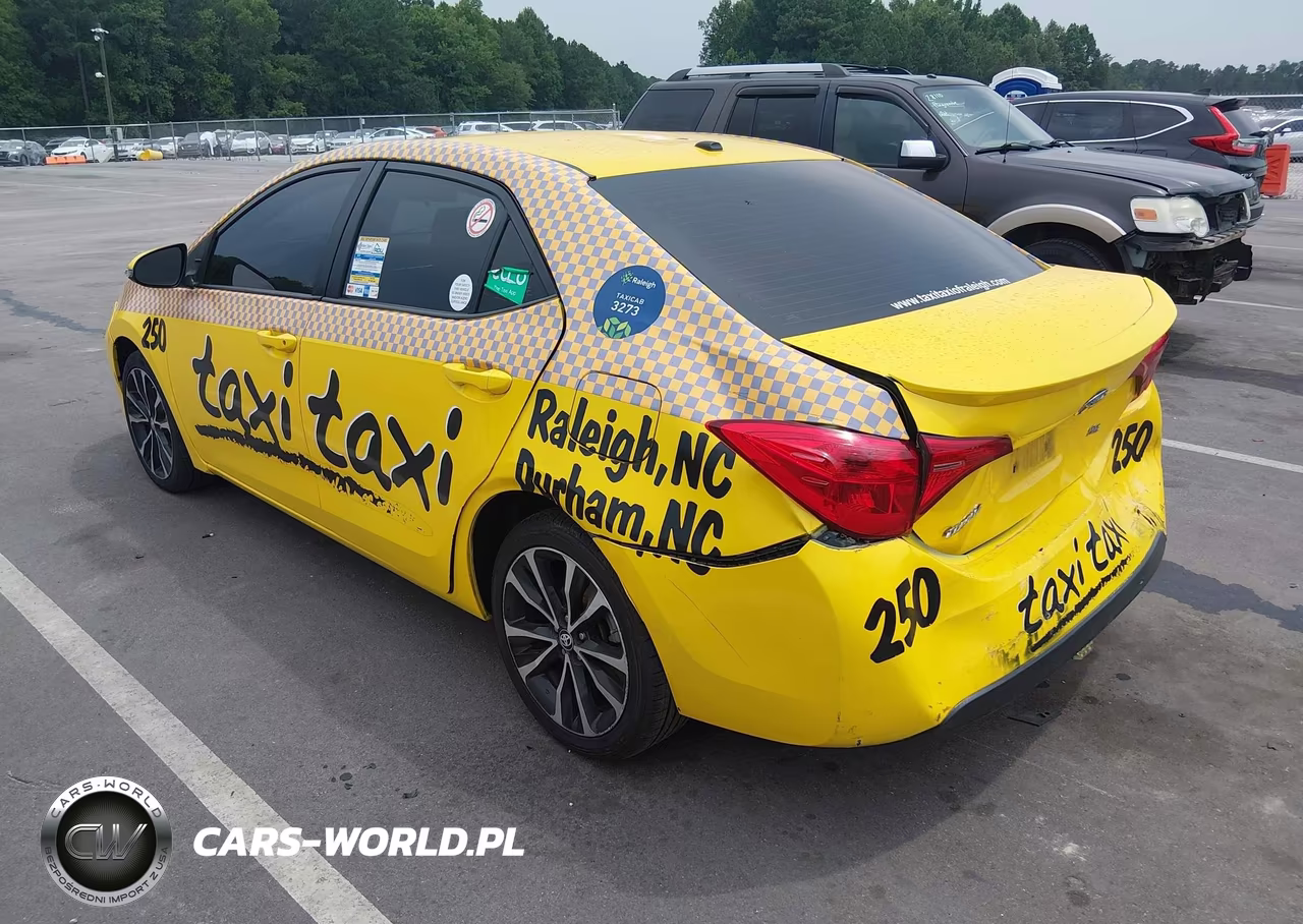 2019 Toyota Corolla Se VIN:5YFBURHE3KP892206 - 3