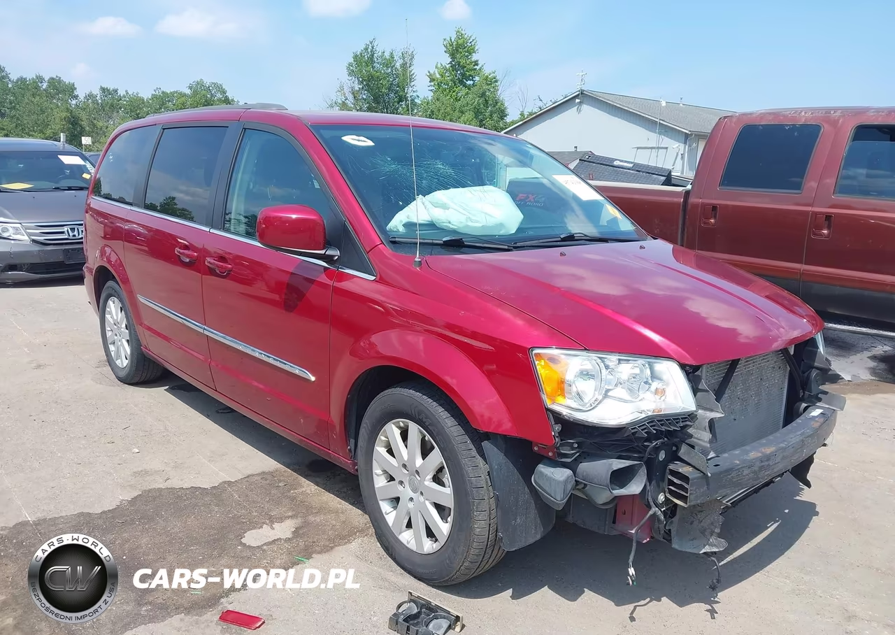 2015 Chrysler Town & Country Touring – zdjęcie 1 z 17