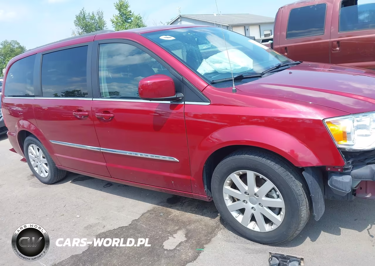 2015 Chrysler Town & Country Touring VIN:2C4RC1BG2FR571048 - 14