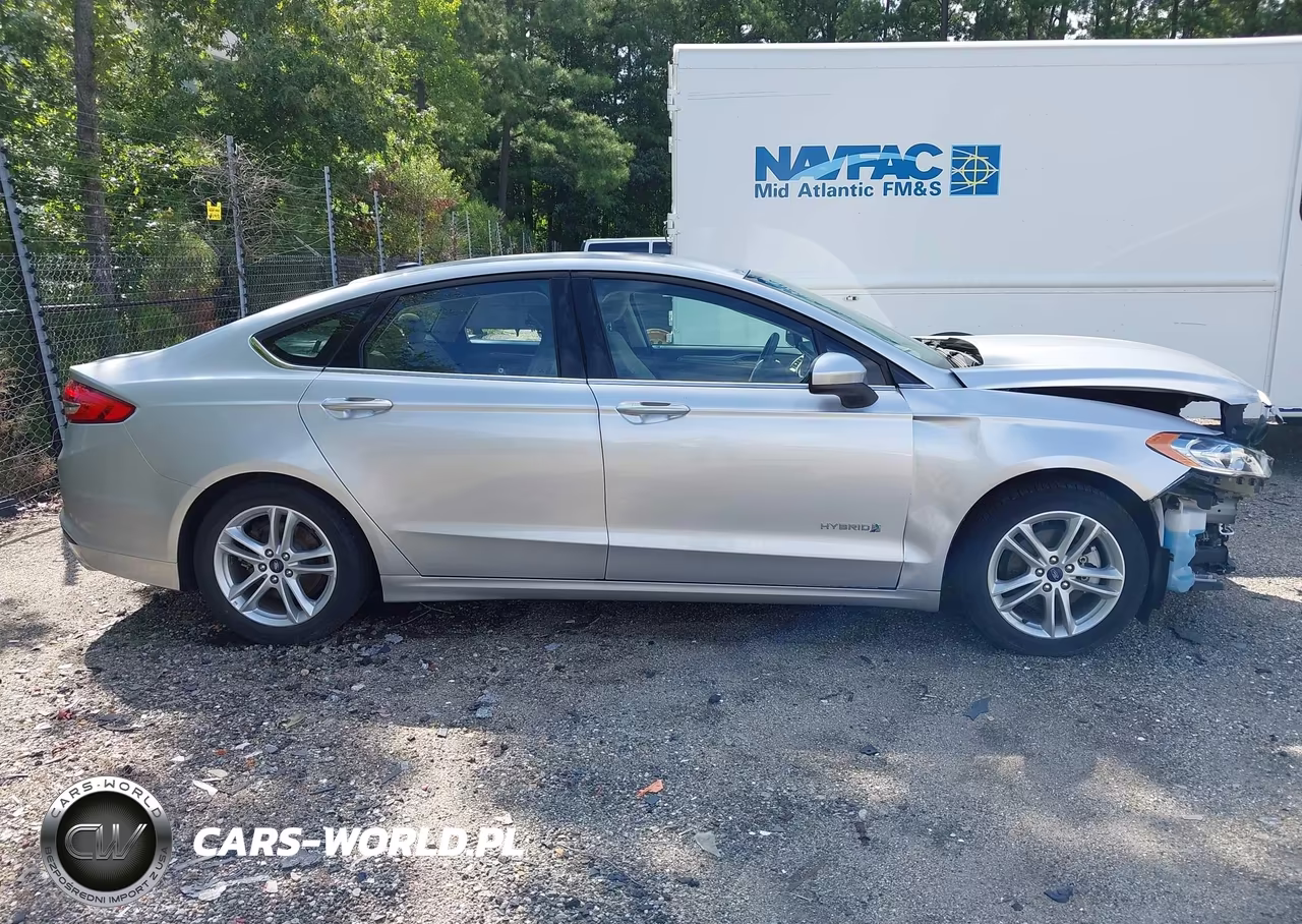 2018 Ford Fusion Hybrid S VIN:3FA6P0UU5JR254622 - 15