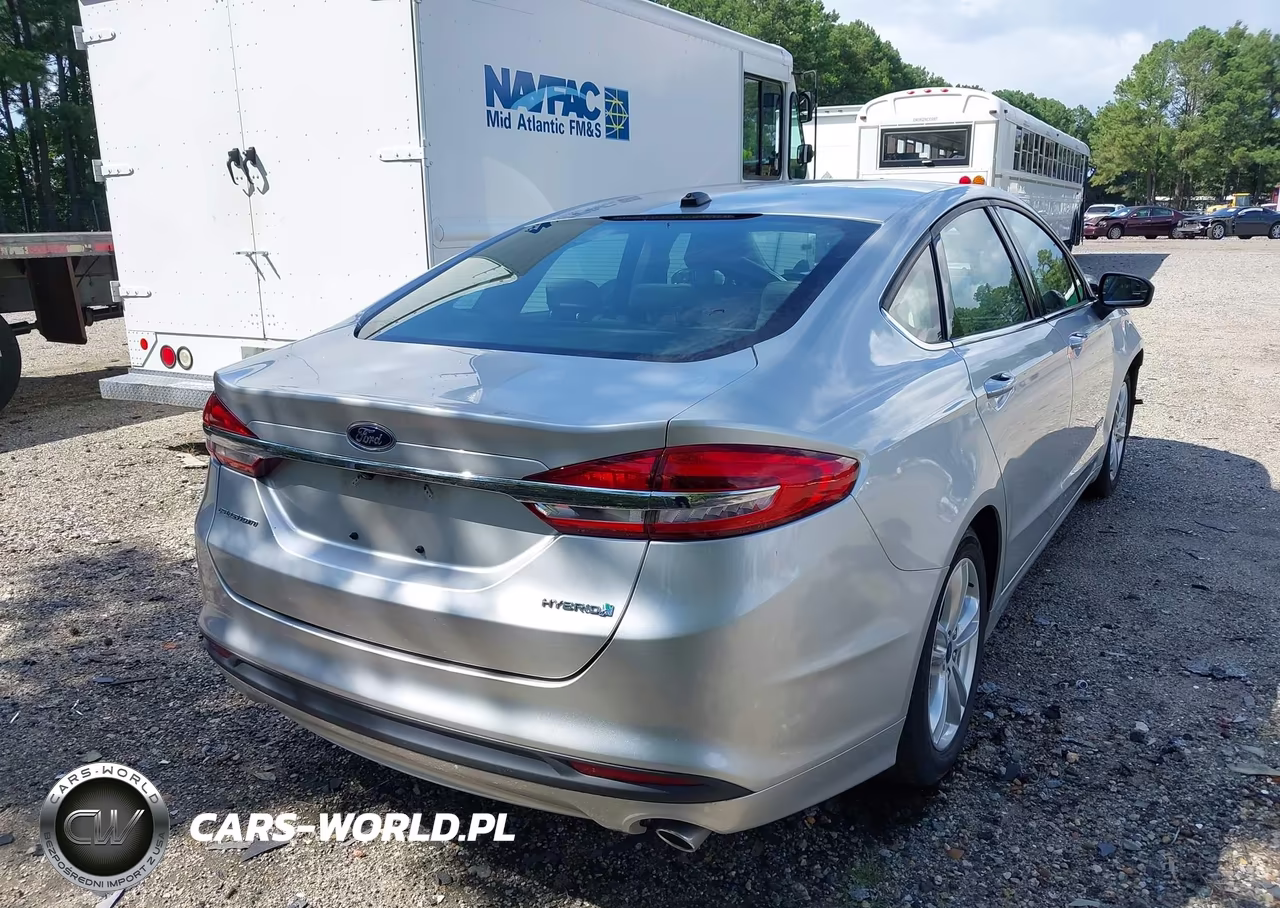 2018 Ford Fusion Hybrid S VIN:3FA6P0UU5JR254622 - 4