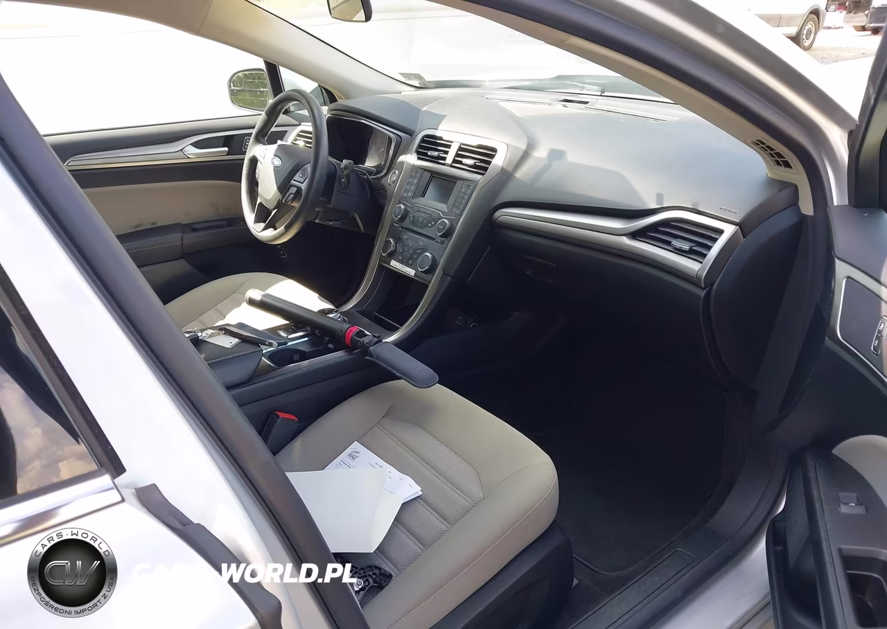 2018 Ford Fusion Hybrid S VIN:3FA6P0UU5JR254622 - 5