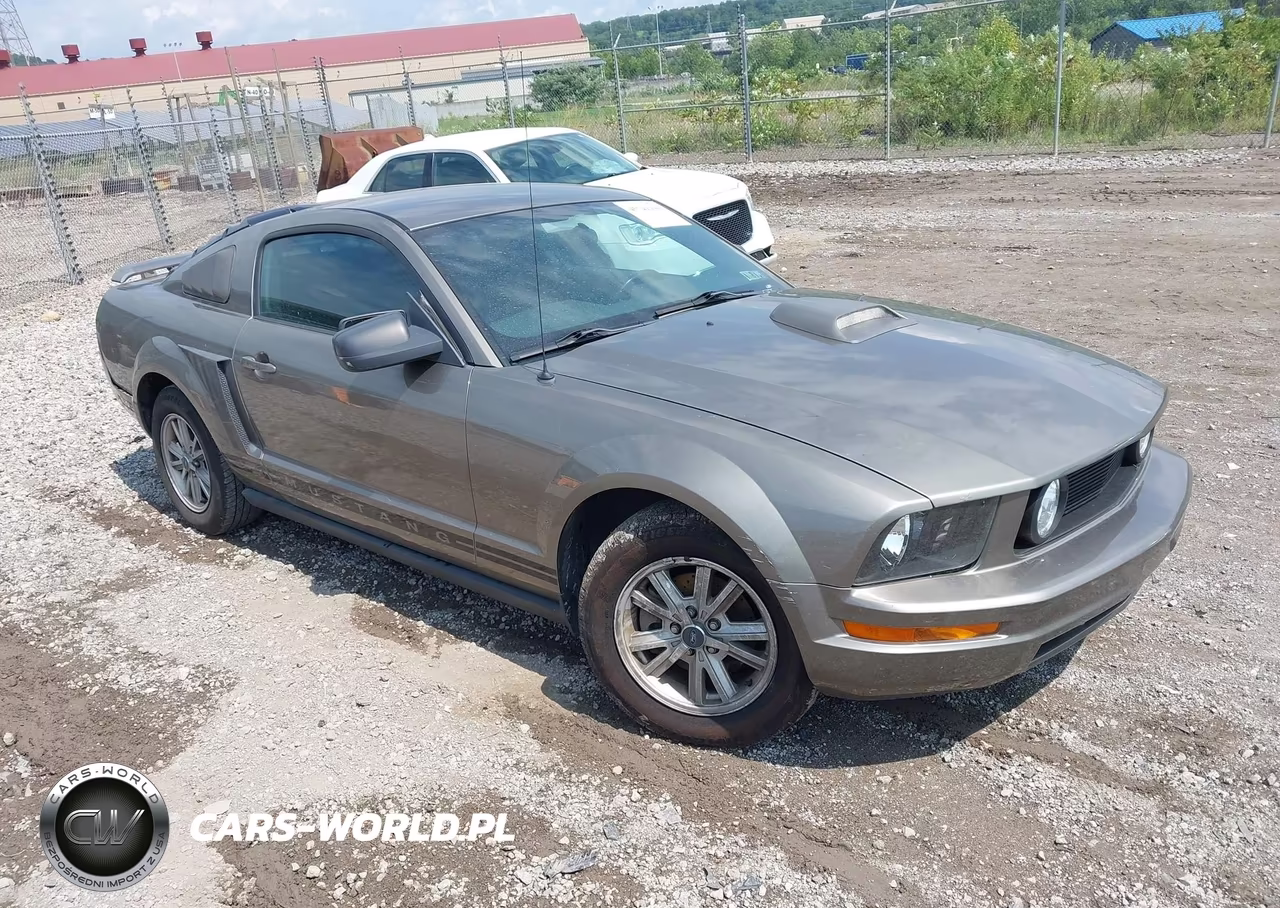 2005 Ford Mustang V6 Deluxe-V6 Premium