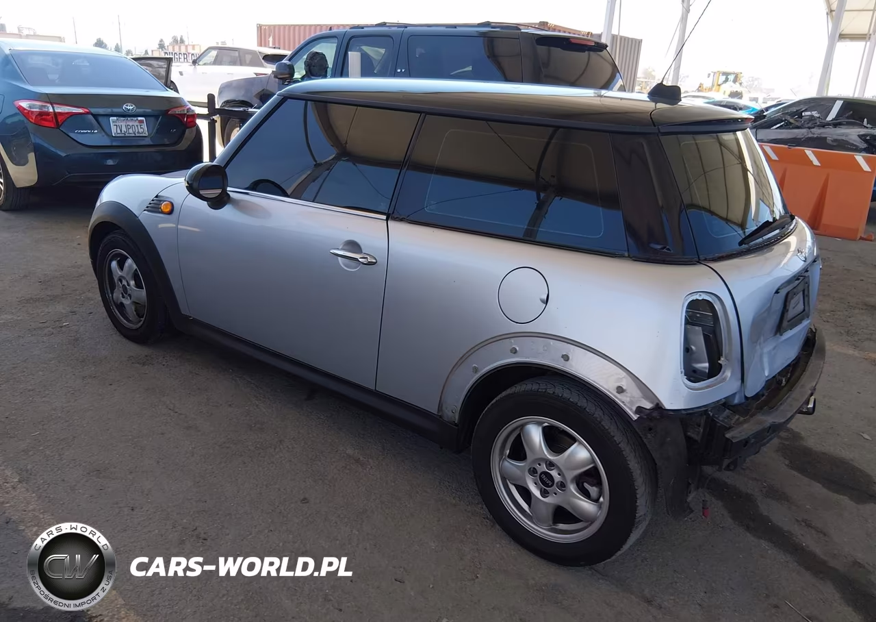 2009 Mini Cooper VIN:WMWMF33569TW78219 - 3