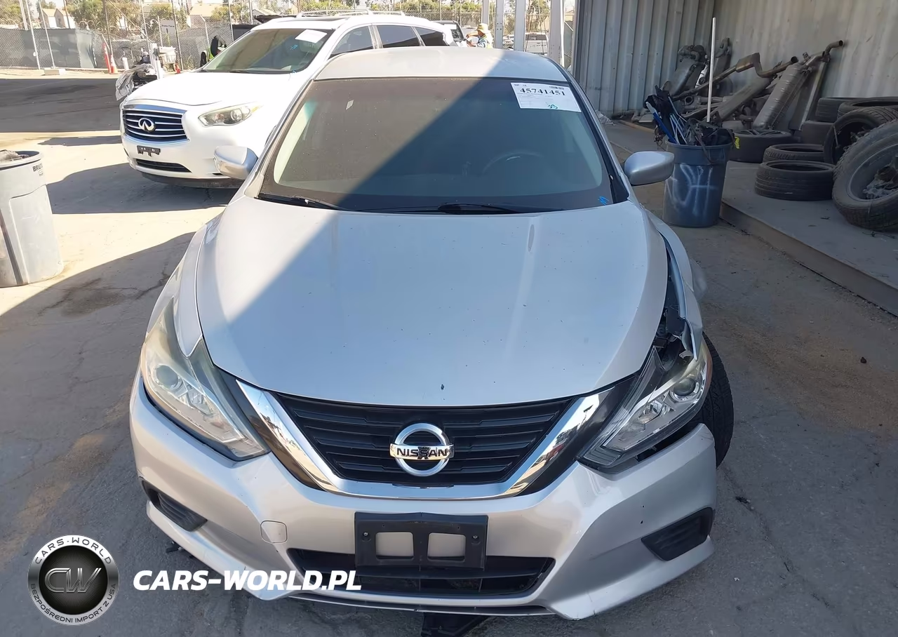 2018 Nissan Altima 2.5 S VIN:1N4AL3APXJC110083 - 12