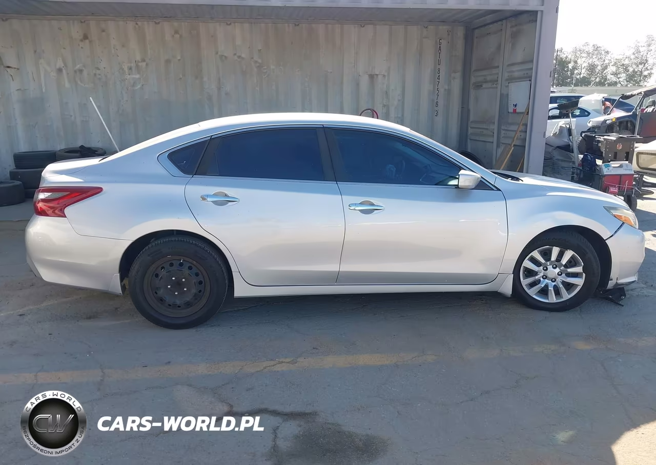 2018 Nissan Altima 2.5 S VIN:1N4AL3APXJC110083 - 13