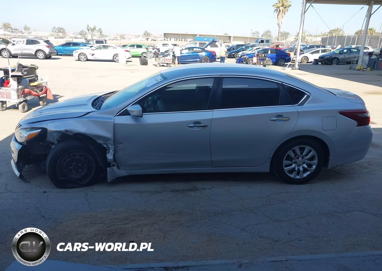 2018 Nissan Altima 2.5 S VIN:1N4AL3APXJC110083 - 14