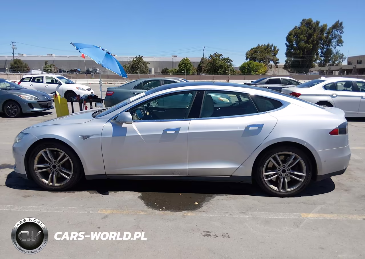 2015 Tesla Model S 60-70-85 VIN:5YJSA1H16FF083999 - 13
