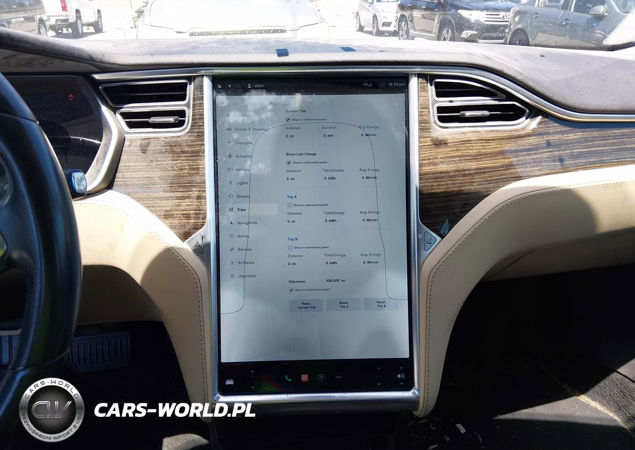2015 Tesla Model S 60-70-85 VIN:5YJSA1H16FF083999 - 17