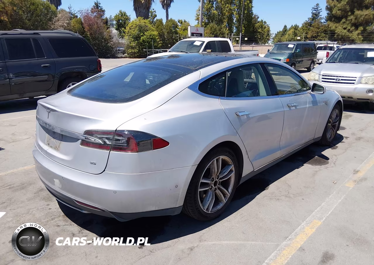 2015 Tesla Model S 60-70-85 VIN:5YJSA1H16FF083999 - 4