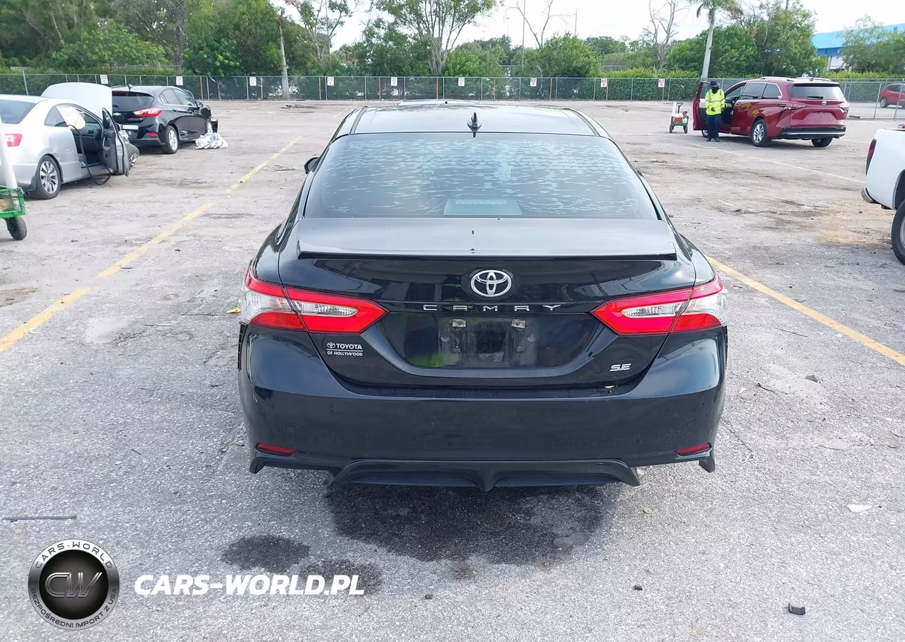 2019 Toyota Camry Se VIN:4T1B11HK8KU706884 - 17
