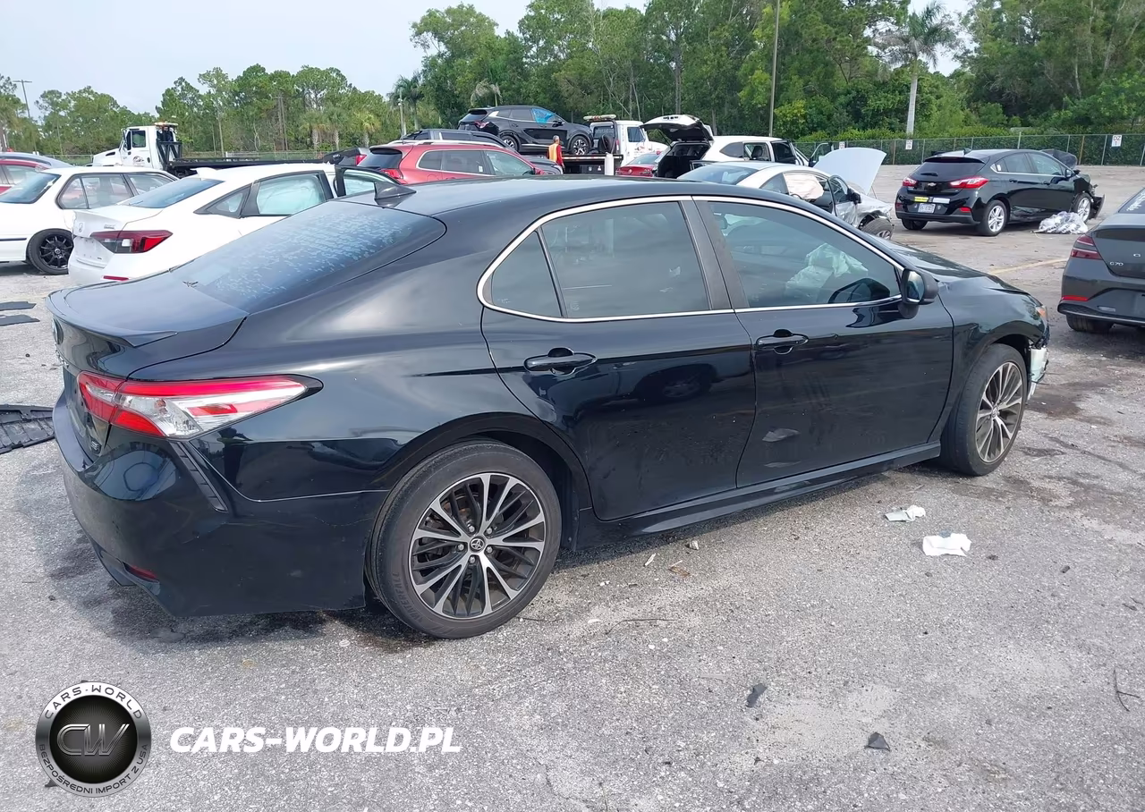 2019 Toyota Camry Se VIN:4T1B11HK8KU706884 - 4
