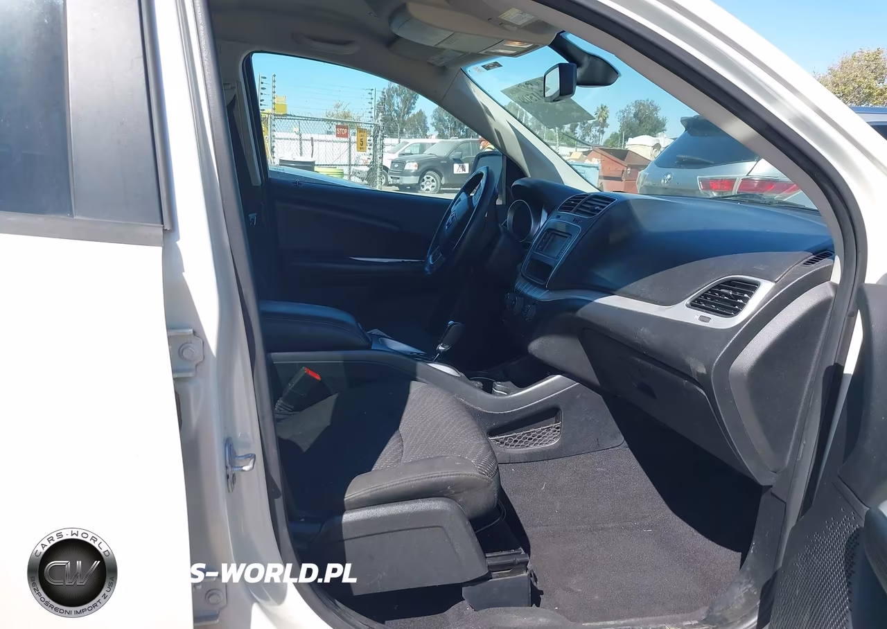 2018 Dodge Journey Se VIN:3C4PDCAB8JT445191 - 5