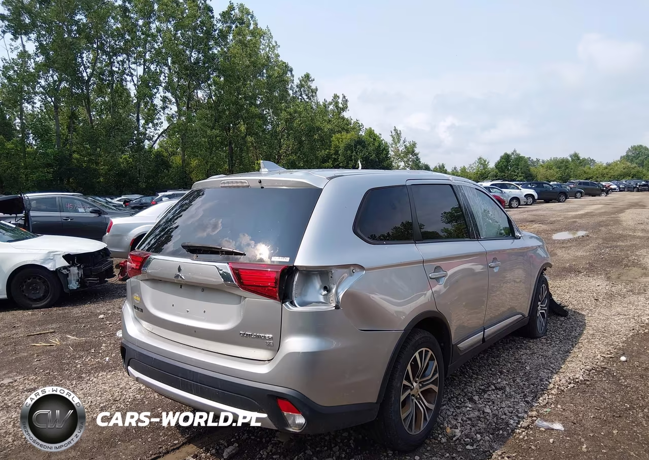 2018 Mitsubishi Outlander Se VIN:JA4AZ3A33JZ011599 - 4