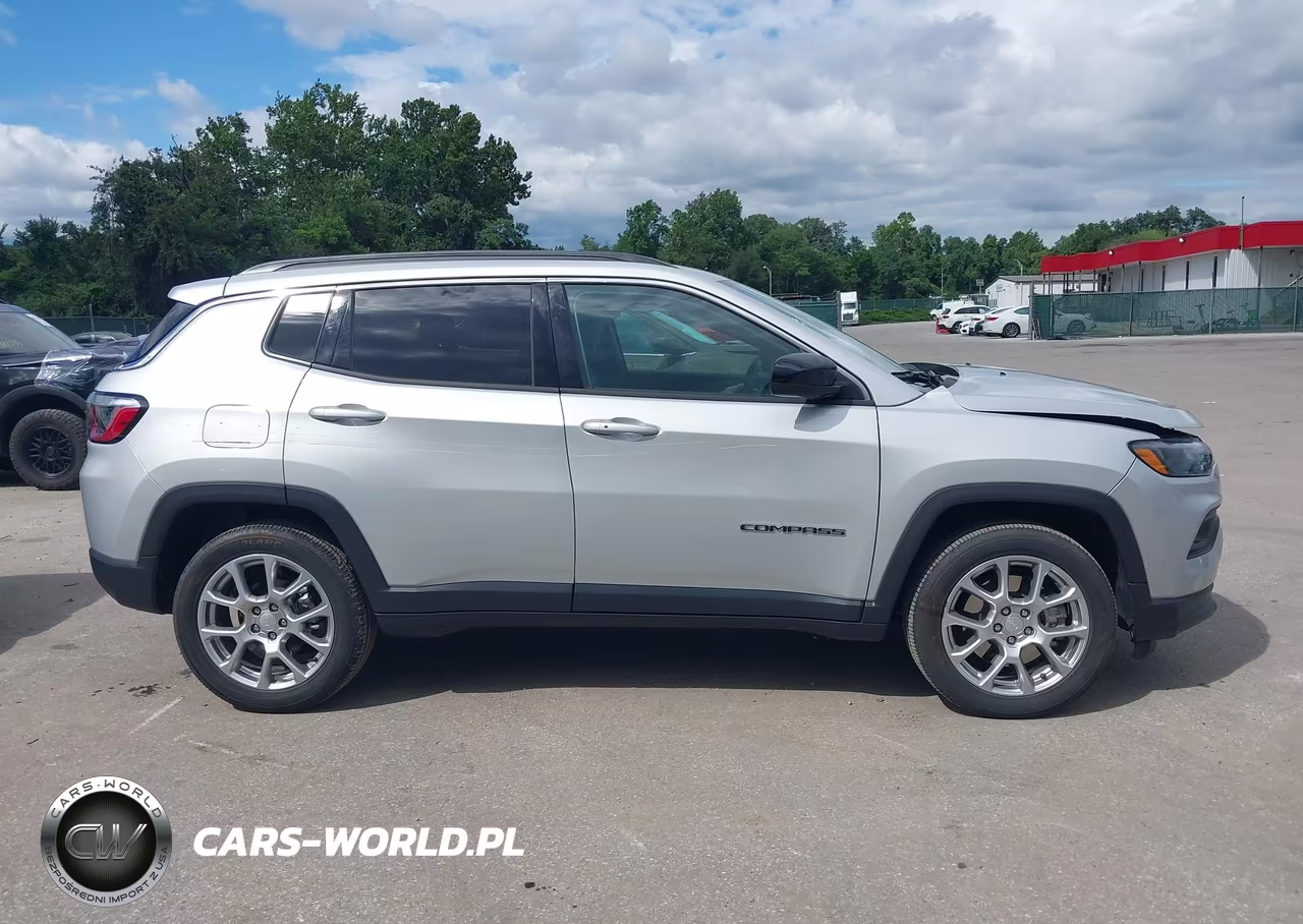 2024 Jeep Compass Latitude Lux Fwd VIN:3C4NJDFN0RT121950 - 13