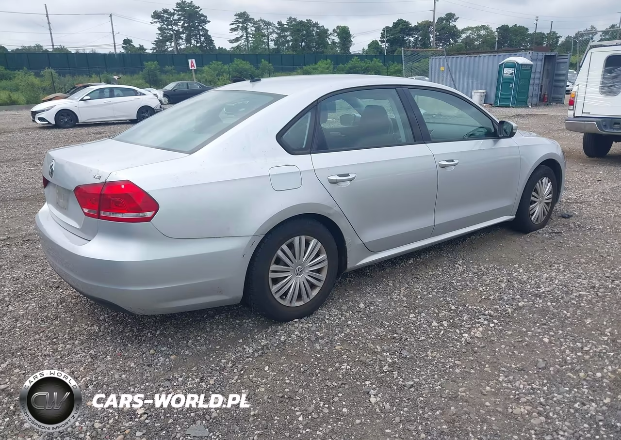 2015 Volkswagen Passat 1.8T S VIN:1VWAT7A37FC043963 - 4