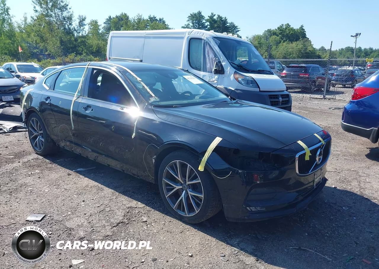 2018 Volvo S90 T6 Momentum