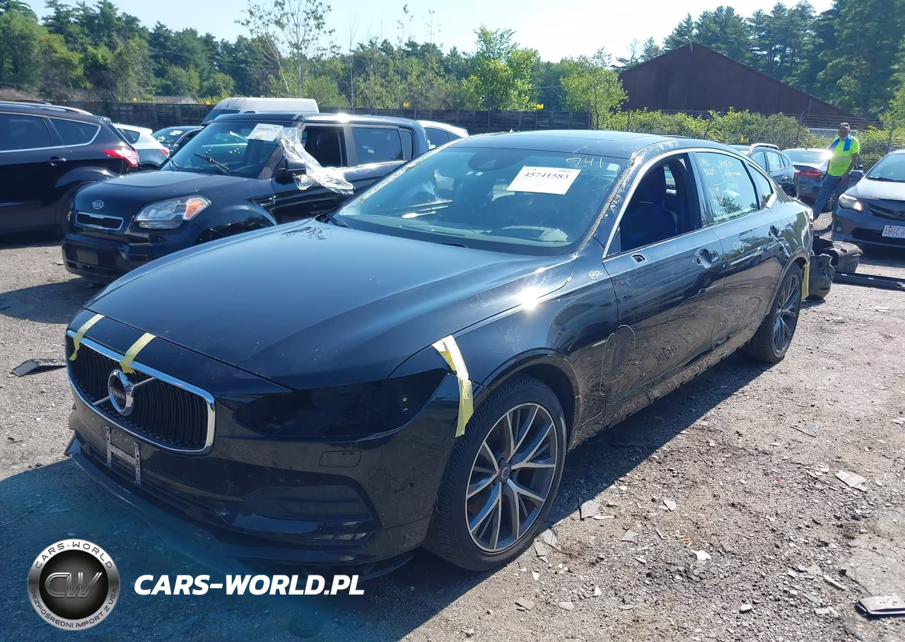 2018 Volvo S90 T6 Momentum VIN:LVY992MK1JP036639 - 2