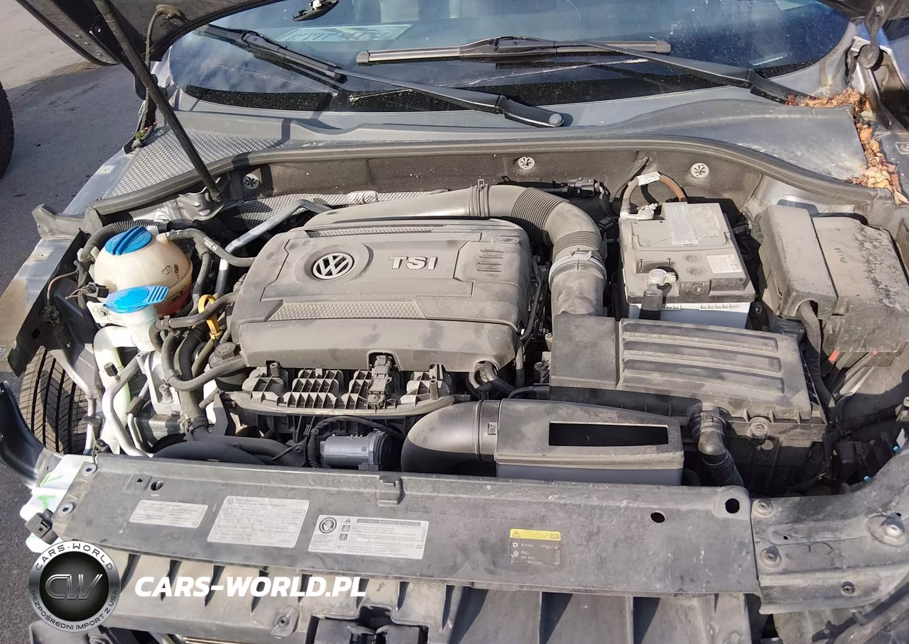 2015 Volkswagen Passat 1.8T Wolfsburg Edition VIN:1VWAT7A32FC018212 - 10