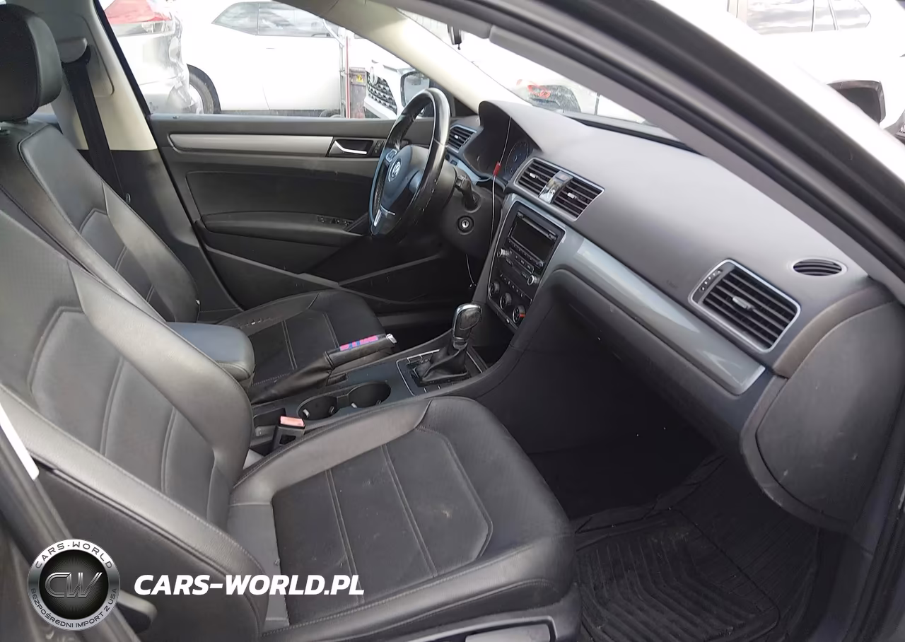 2015 Volkswagen Passat 1.8T Wolfsburg Edition VIN:1VWAT7A32FC018212 - 5