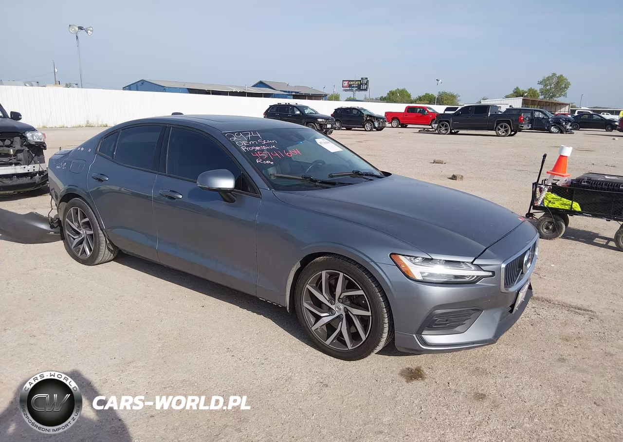 2019 Volvo S60 T6 Momentum