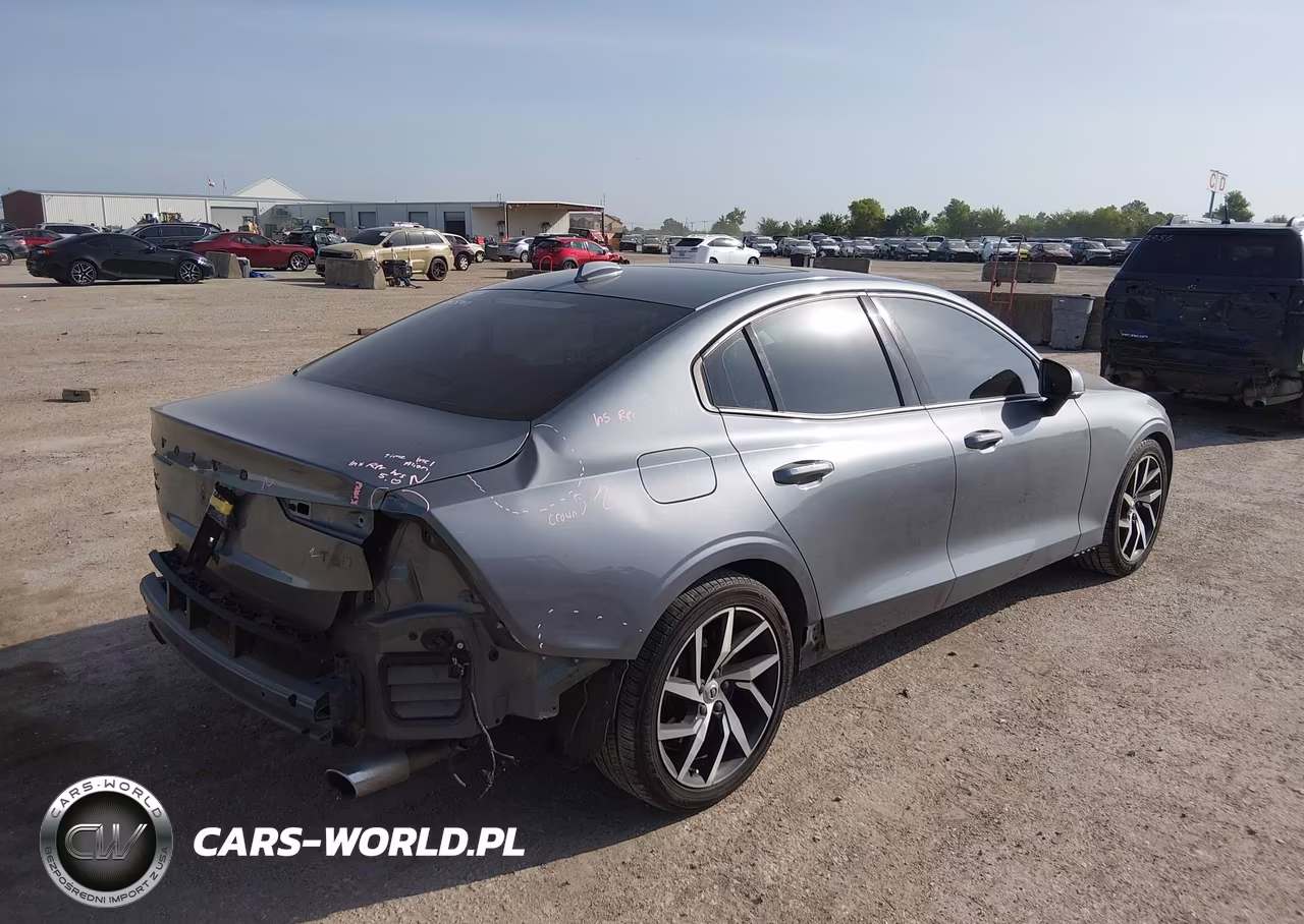 2019 Volvo S60 T6 Momentum VIN:7JRA22TK3KG014767 - 4