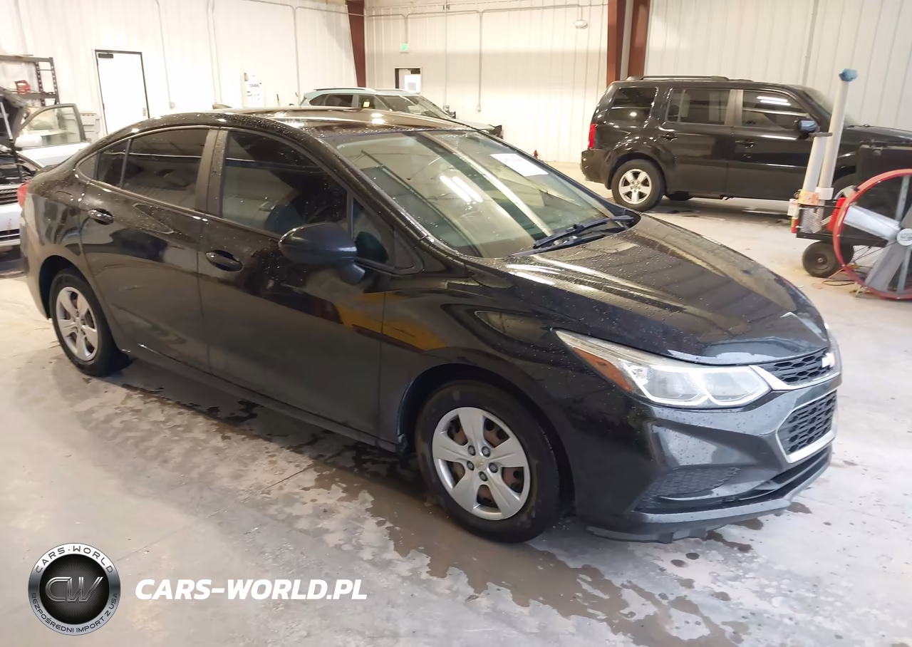 2018 Chevrolet Cruze Ls Auto – zdjęcie 1 z 17
