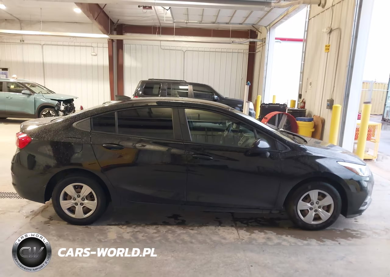2018 Chevrolet Cruze Ls Auto VIN:1G1BC5SM4J7179707 - 14
