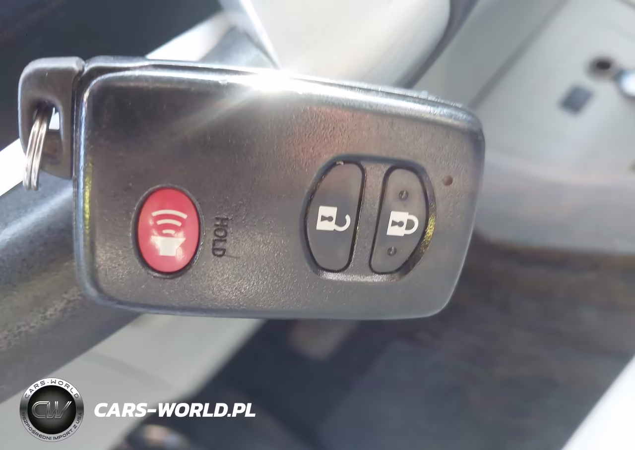 2013 Toyota Prius Three VIN:JTDKN3DU7D1683534 - 11