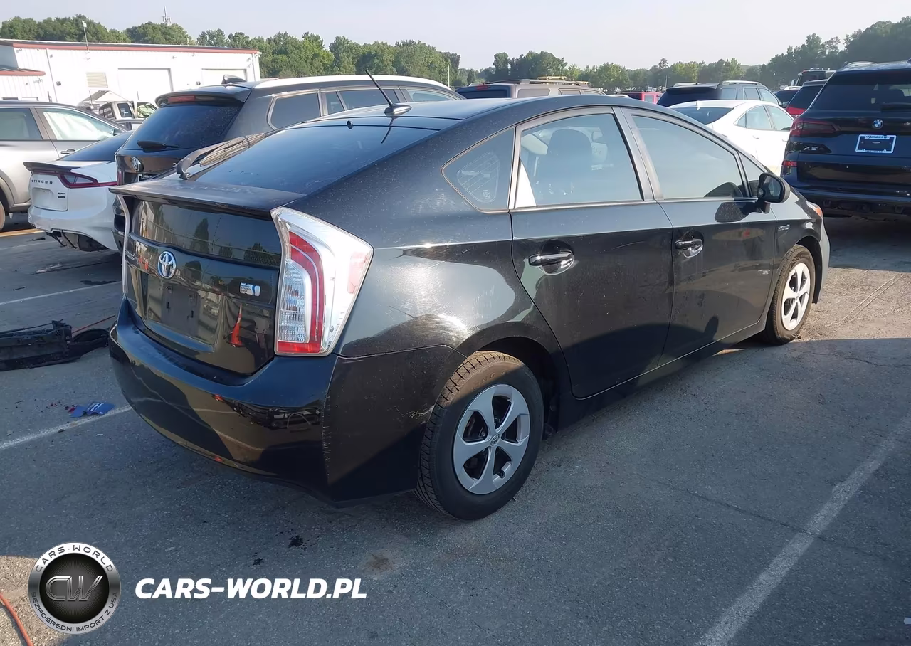 2013 Toyota Prius Three VIN:JTDKN3DU7D1683534 - 4