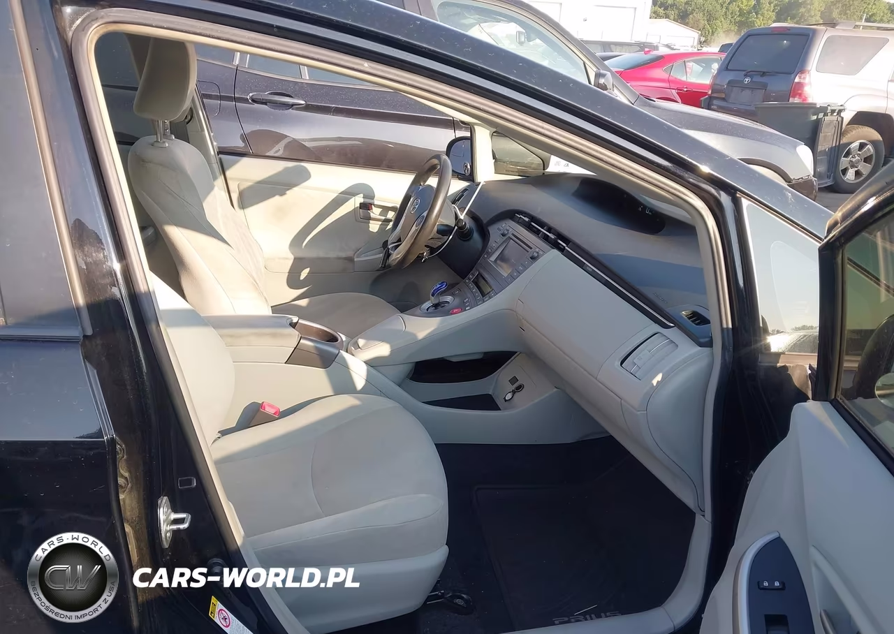 2013 Toyota Prius Three VIN:JTDKN3DU7D1683534 - 5