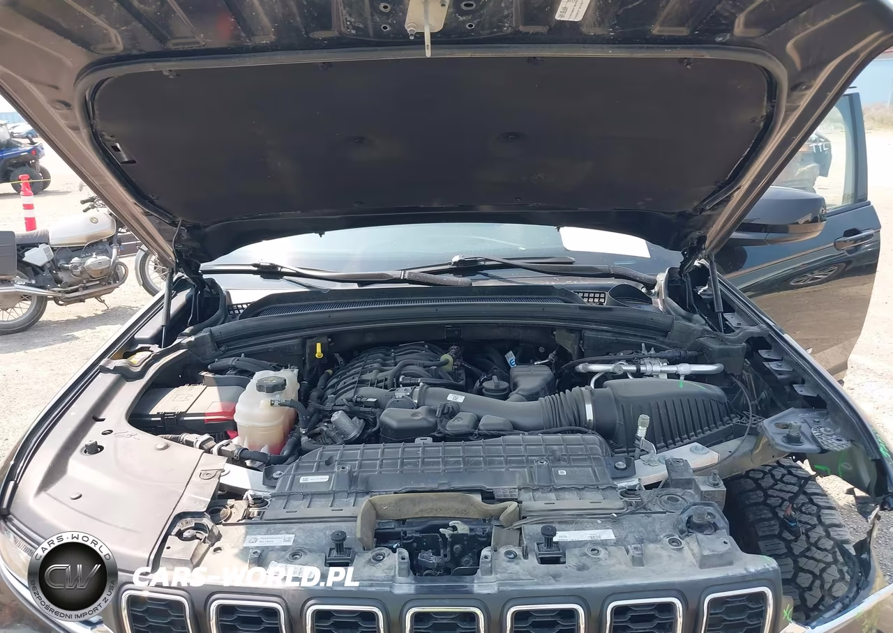 2023 Jeep Grand Cherokee L Laredo 4X4 VIN:1C4RJKAGXP8839645 - 10