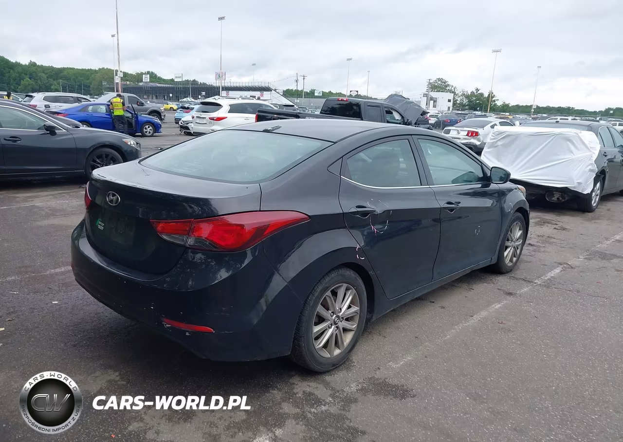 2015 Hyundai Elantra Se VIN:5NPDH4AE3FH572364 - 4