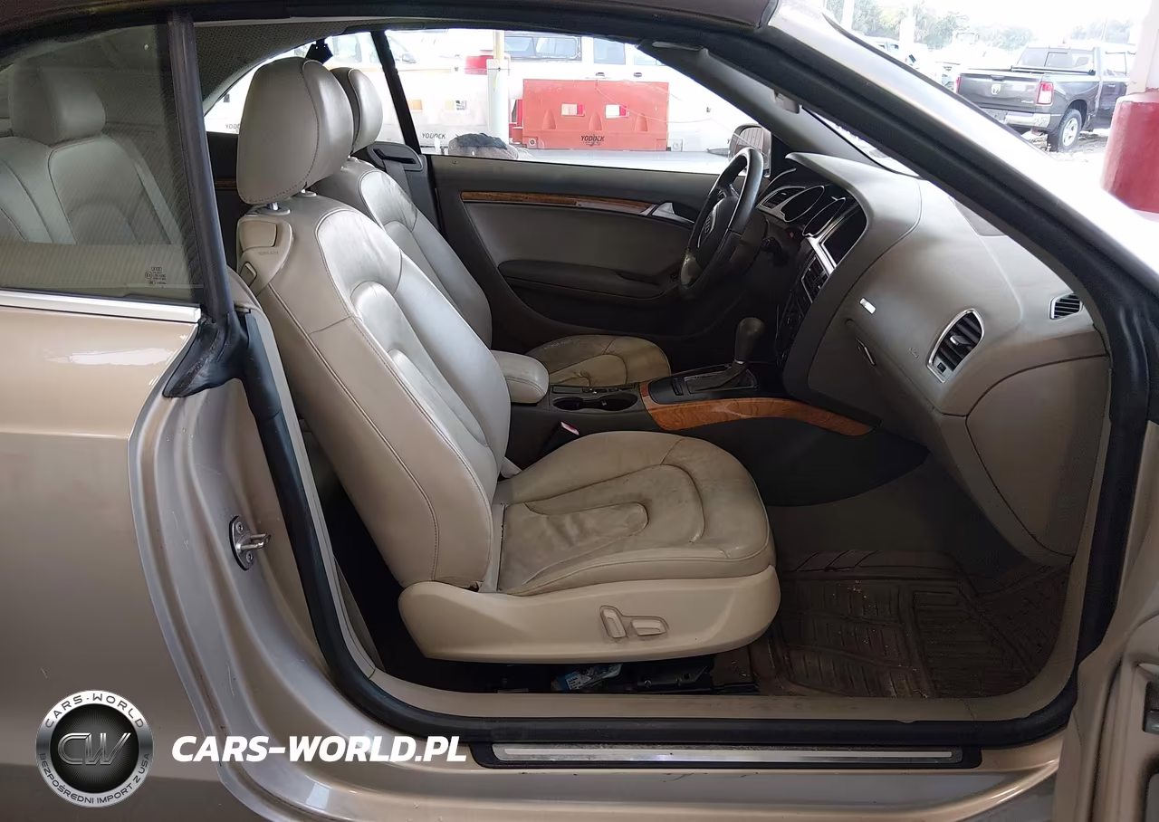 2010 Audi A5 2.0T Premium VIN:WAUJFAFH3AN010979 - 5