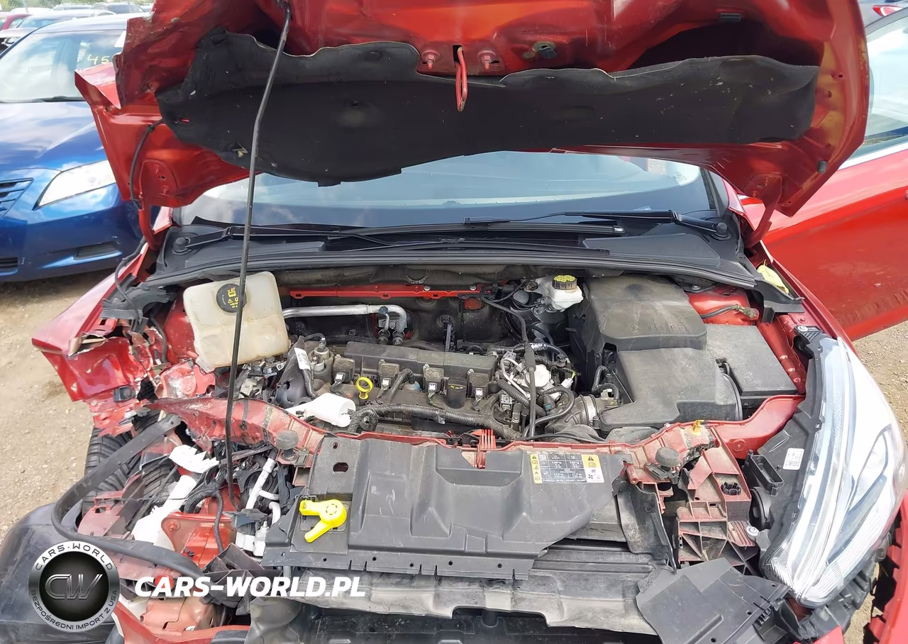 2018 Ford Focus Titanium VIN:1FADP3N28JL303221 - 10