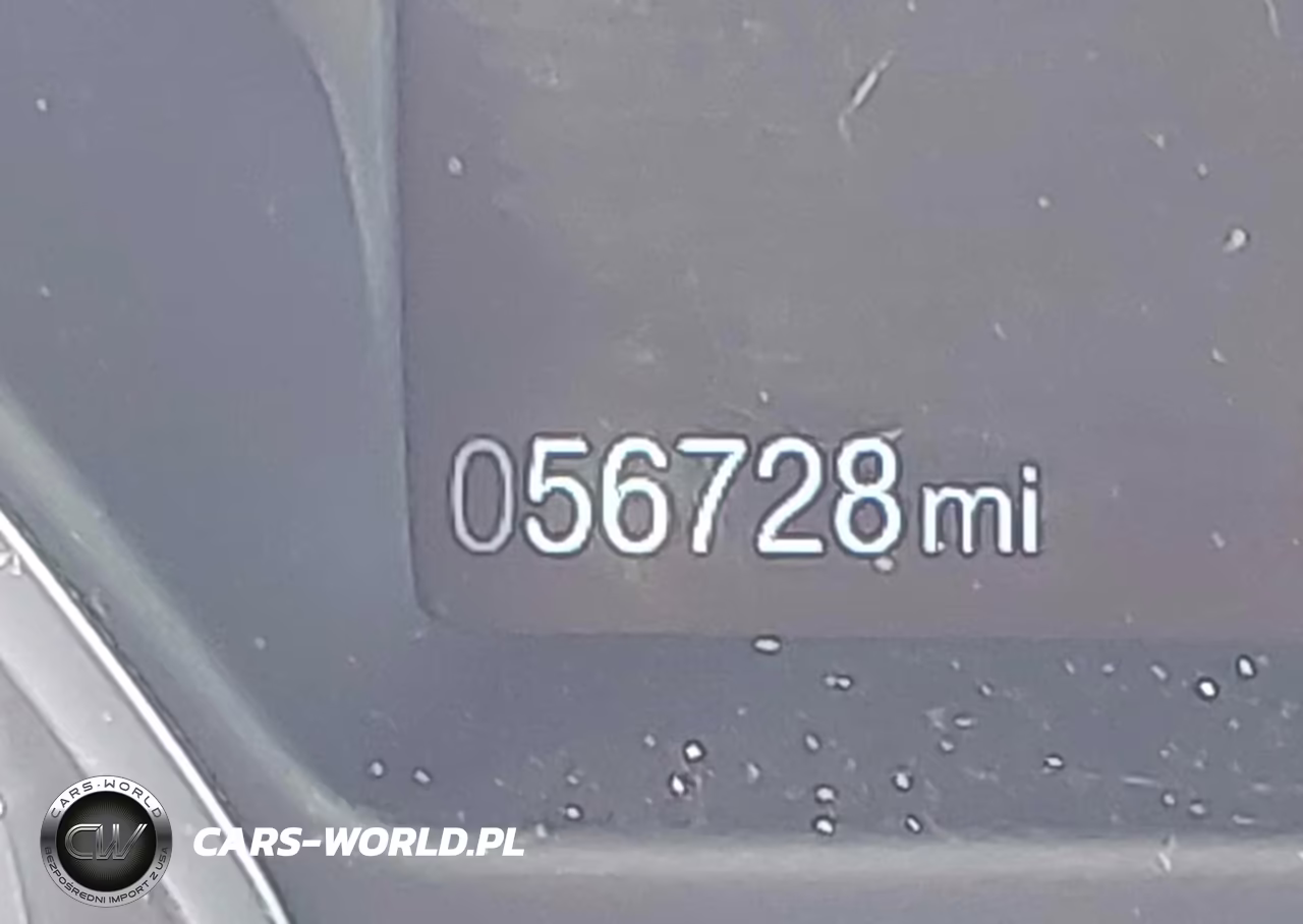 2018 Ford Focus Titanium VIN:1FADP3N28JL303221 - 15