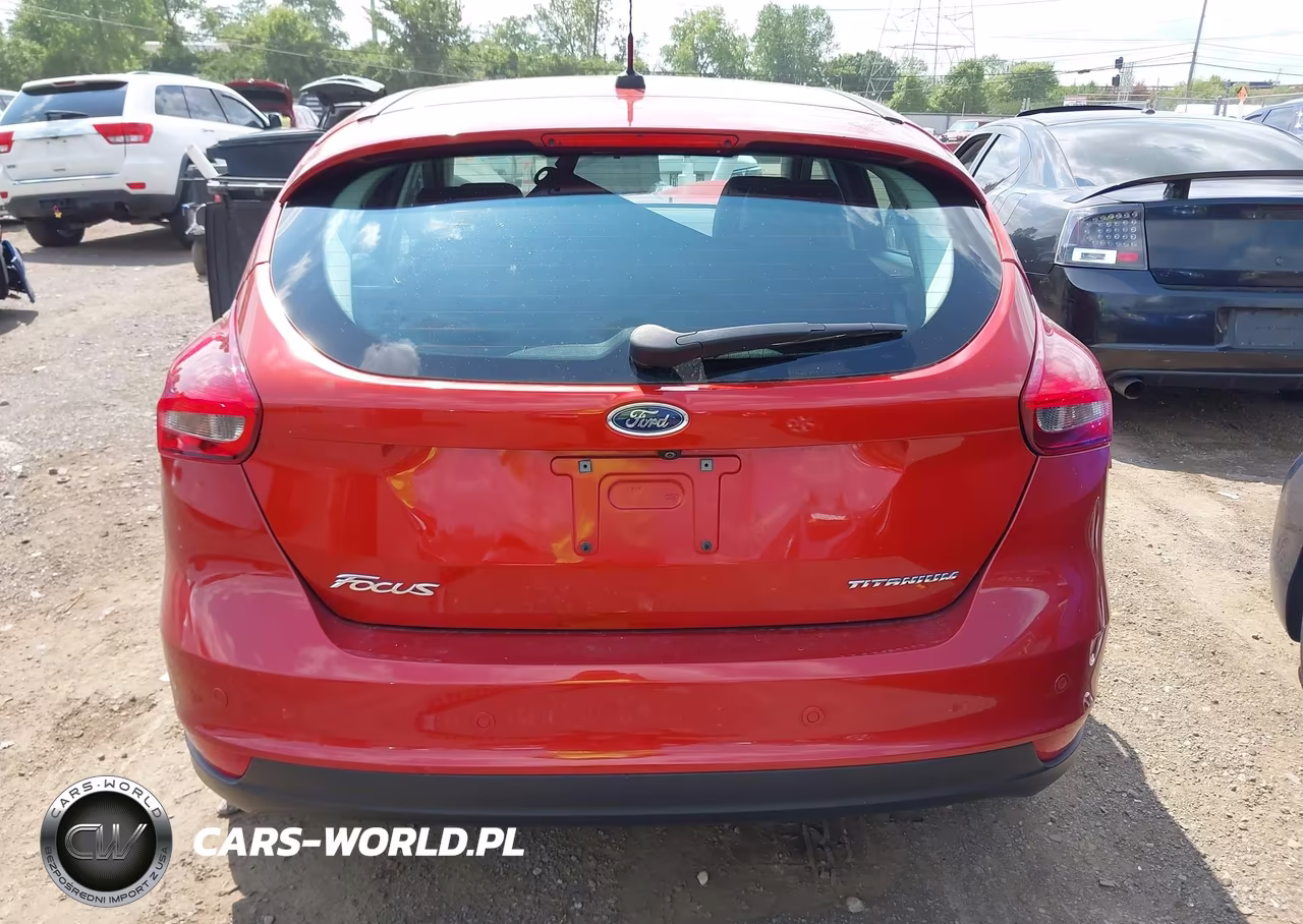 2018 Ford Focus Titanium VIN:1FADP3N28JL303221 - 16