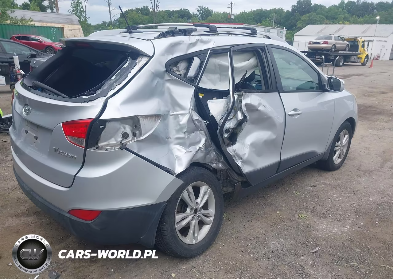 2012 Hyundai Tucson Gls VIN:KM8JU3AC9CU489395 - 4