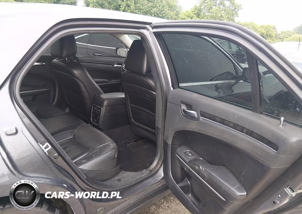 2019 Chrysler 300 Limited VIN:2C3CCAEG9KH536545 - 8