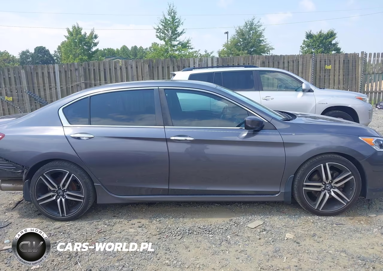 2017 Honda Accord Sport VIN:1HGCR2F58HA196438 - 13